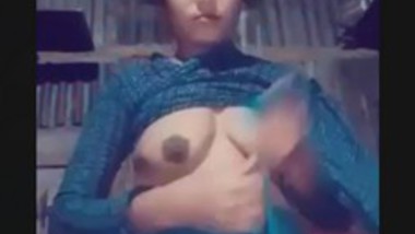 Xxx Video Khun Nikalne Bali And Chut Se Ras - Beautiful Cute Desi Village Girl Showing Her Pussy And Asshole 2clip xxx  desi porn video