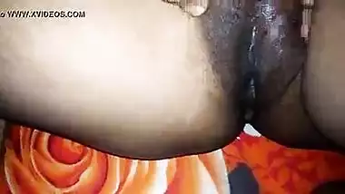 Hot aunty making me touch her pussy