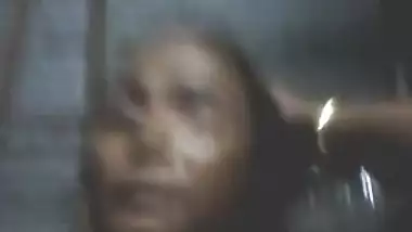 Indian bares her XXX boobies and wears a bra for close-up sex video