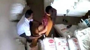 Bengaluru Girlfriend Playing With Pussy For Office Colleague