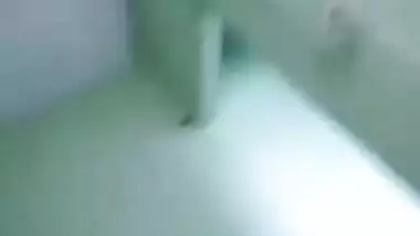 Beautiful horny Desi girl pussy fingering