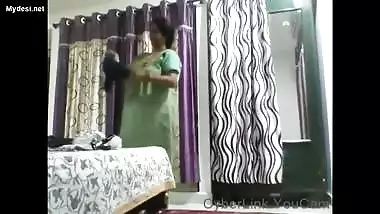 desi telugu aunty dress changing hidden capture by her son mms clip