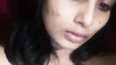 Winsome Indian girl with natural tits knows XXX way to turn men on