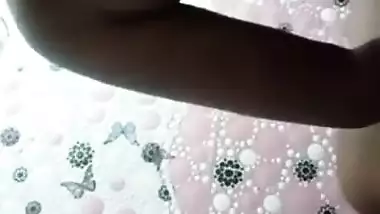 Swathi Naidu romantic bath