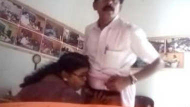 Married Kerala Aunty Giving Passionate Blowjob To Hubby