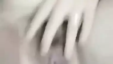 Desi cute face bhabi show her hot fgr