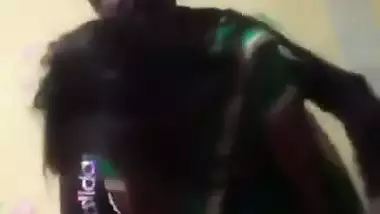 Girlfriend in saree lets boyfriend press her big boobs