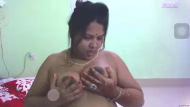 Sexy Aunty Displays Soft Boobs And Licks Nipples Before Masturbation xxx  desi porn video