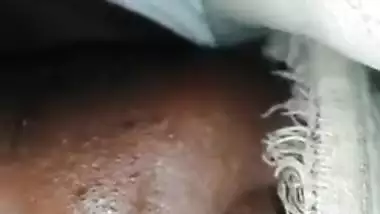 Desi housewife bares nipple but mustachioed guy licks it in XXX video