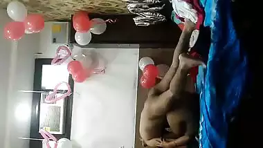Loud moaning Indian XXX video with friends wife