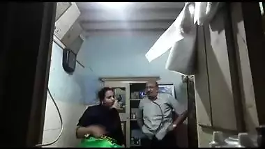 Desi teen comes to a XXX doctor who has sex with her in his office