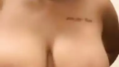 Oasi Das Titties