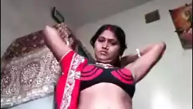 Bihari Bhabhi showing boobs on cam video clip