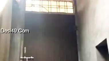 Chubby Desi MILF making hot XXX video of her putting clothes on