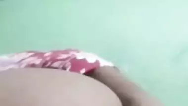 Big ass aunty slapping booty during live call